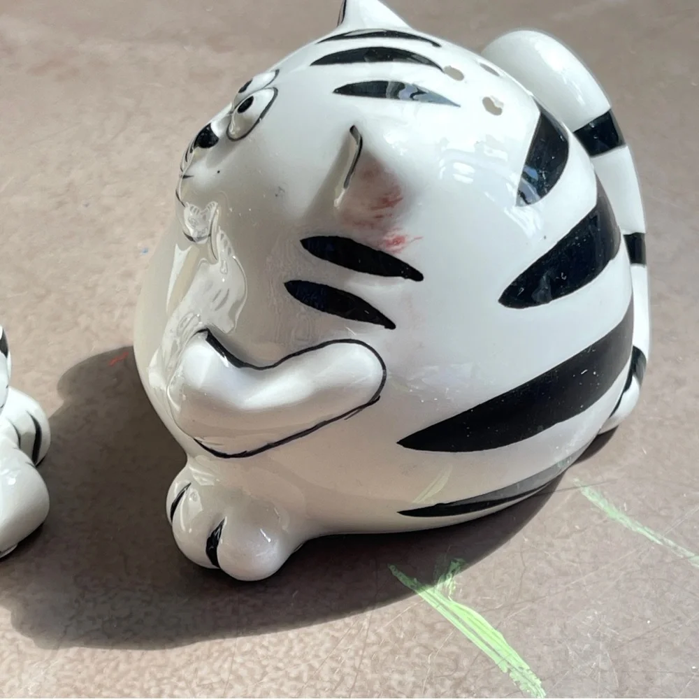 Pier 1 Fat Cat Ceramic Salt & Pepper Shakers